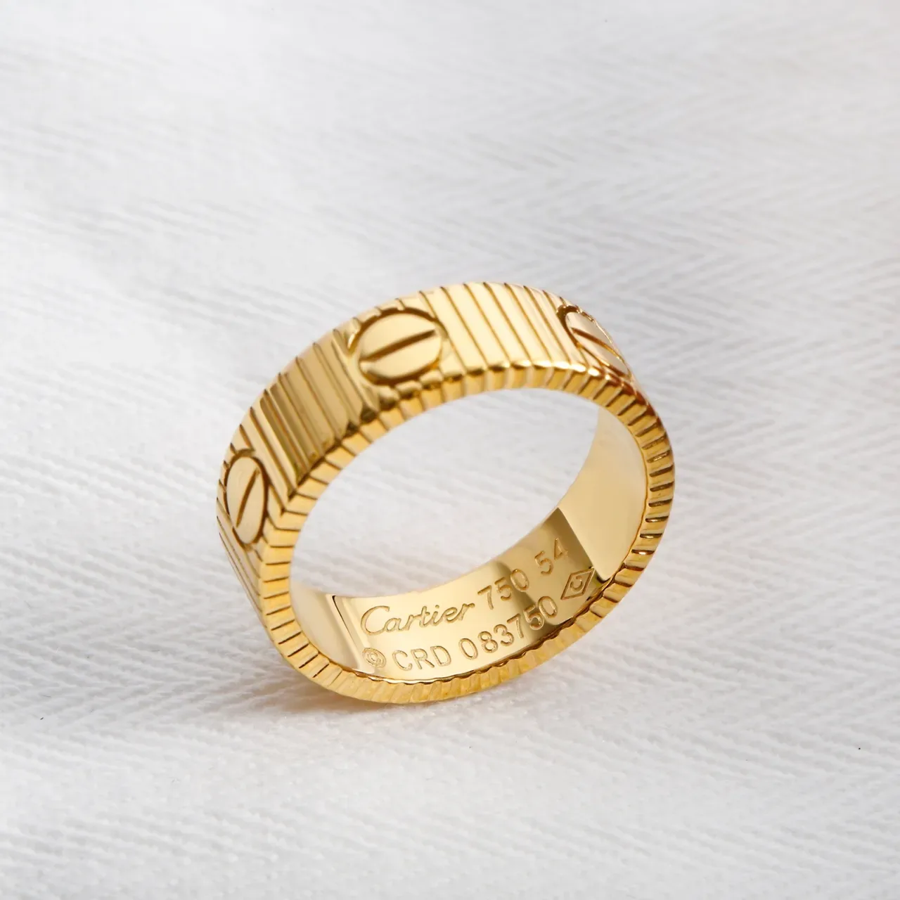 Anel Love Cartier Ouro Motivo de Parafuso Acanalado 5