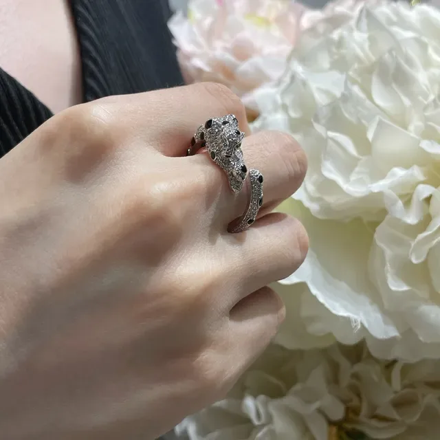 Anel Cartier Panthère Motif Pavé Diamantes e Ônix 8