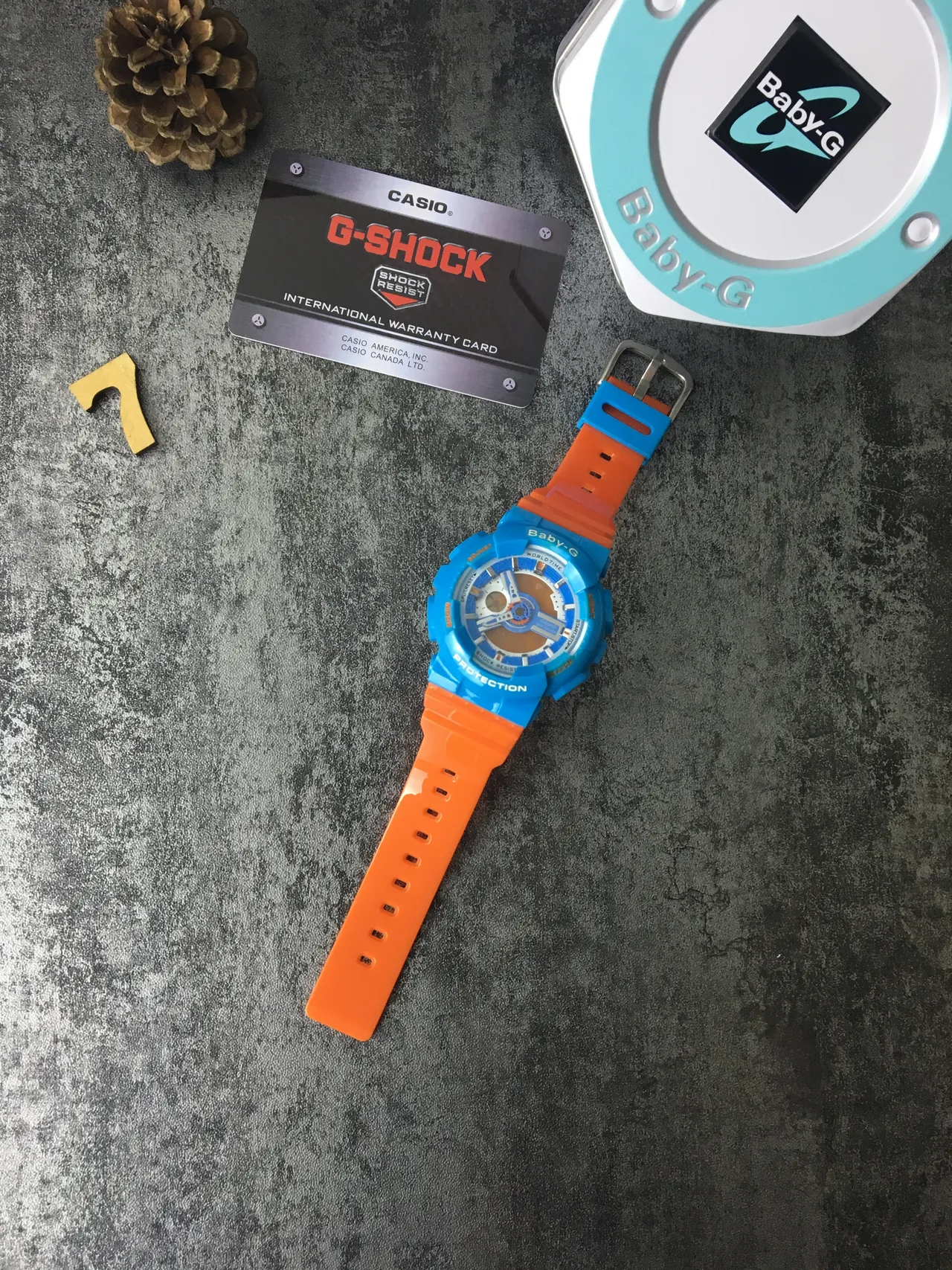 Casio Montre Hybride Digital-Analog Bleu Orange avec Boîtier en Résine Sportive 6