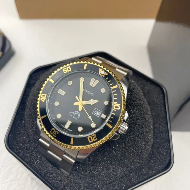 Casio Style Plongée Bicolore Or et Noir Montre Sport 8