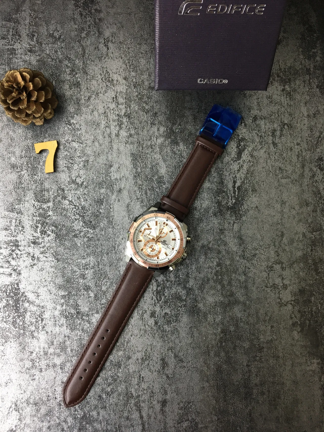 Casio Edifice Relógio Multi-Subdial Cronógrafo Aço Inoxidável Branco Marrom Dourado Dois Tons Rosa e Aço Inoxidável 6