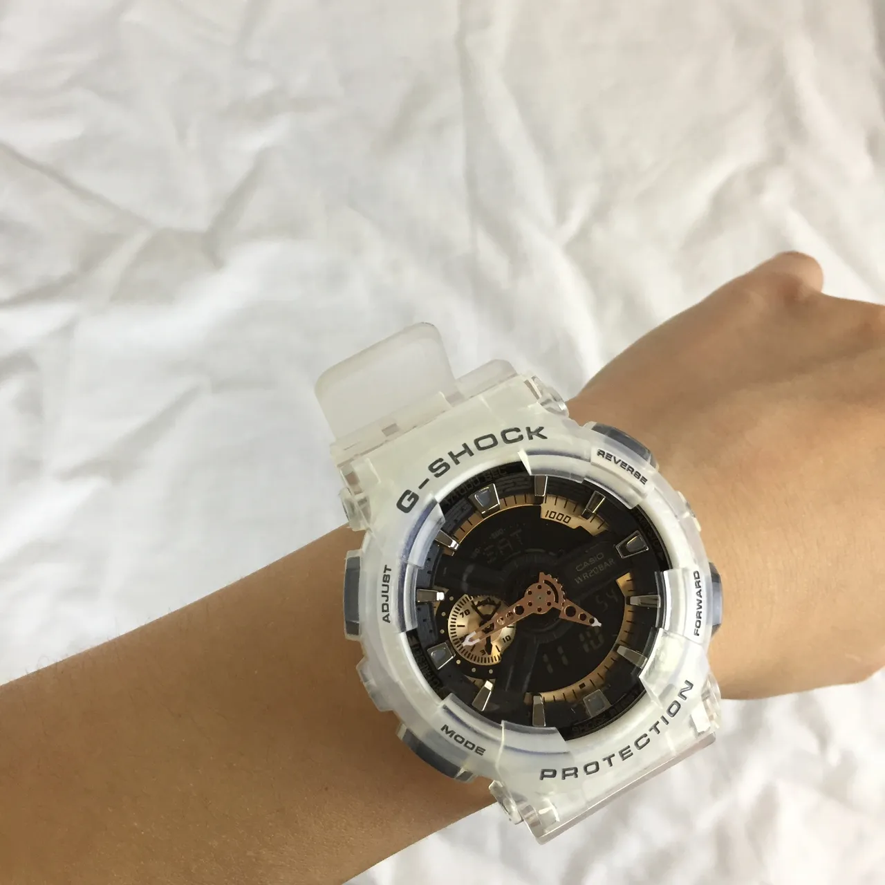 Casio G-Shock GA-110 Montre sport blanche translucide noire dorée 5