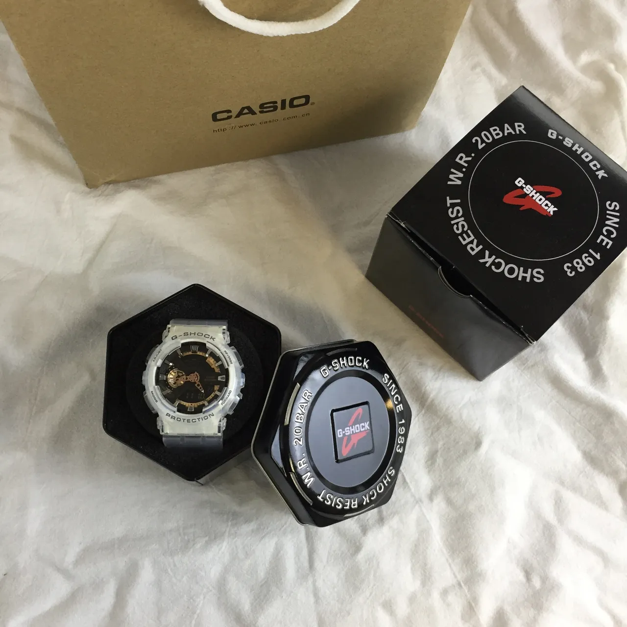 Casio G-Shock GA-110 Montre sport blanche translucide noire dorée 7