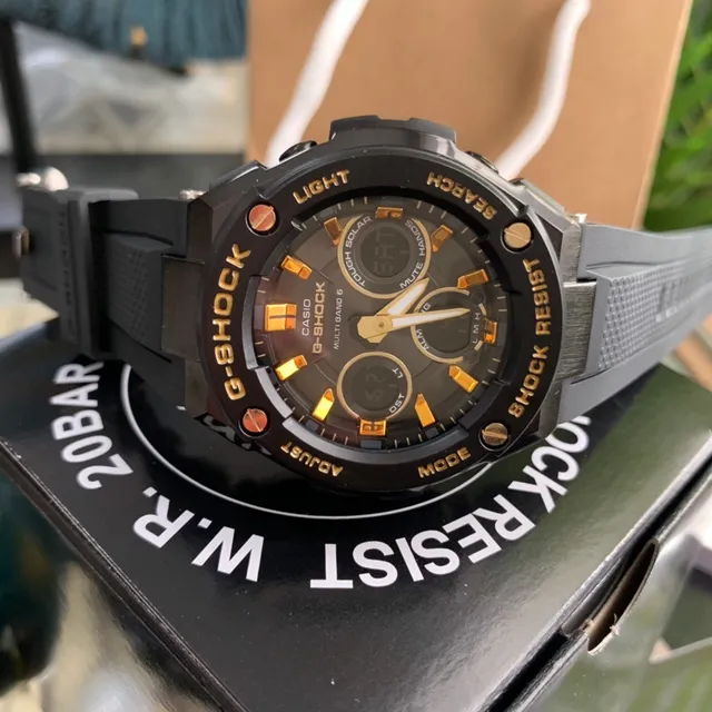 Casio G-Shock GA-2100 Negro y Oro Reloj Deportivo 4