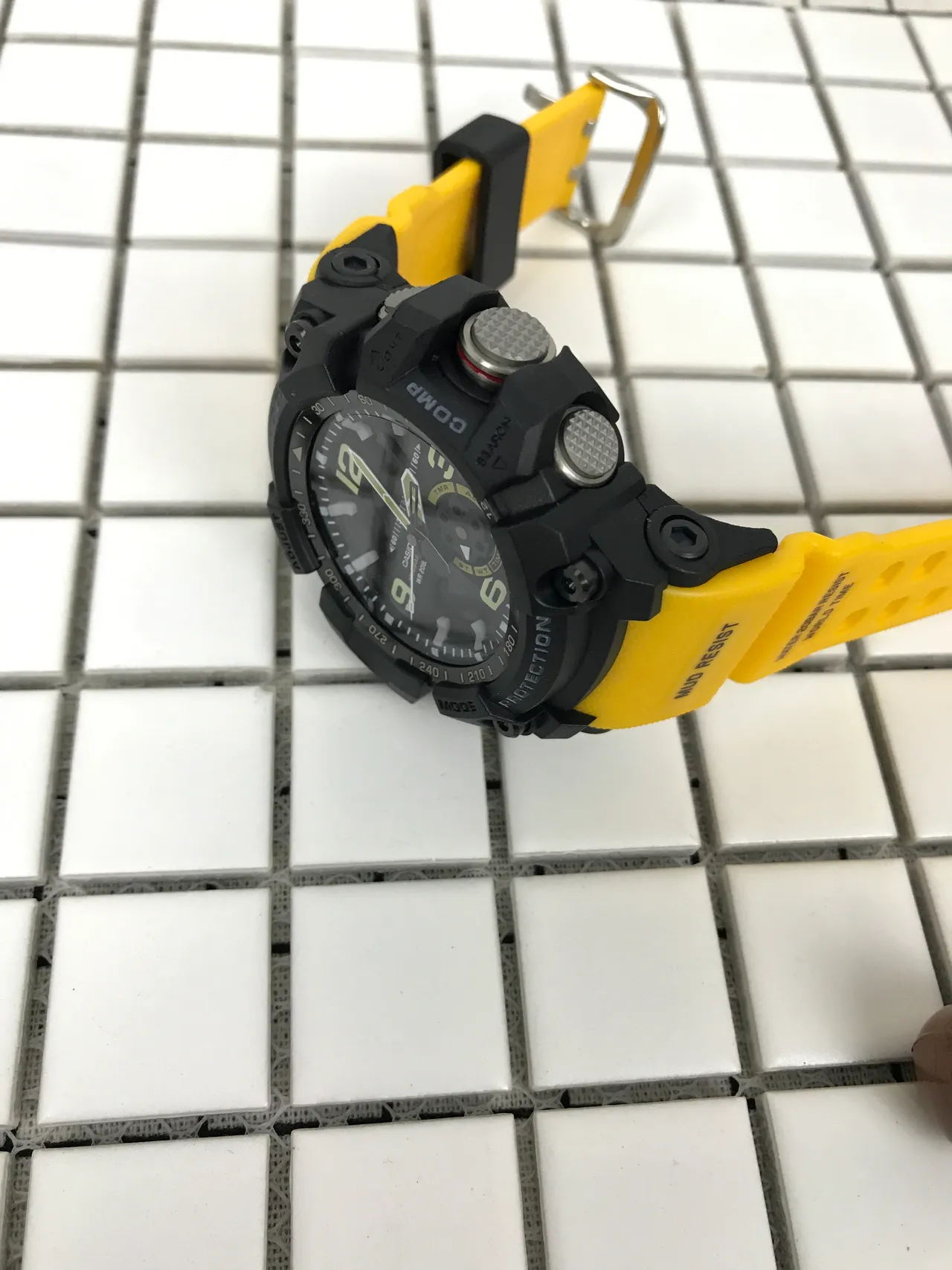 Casio G-Shock Mudmaster Black and Yellow Sports Watch 3