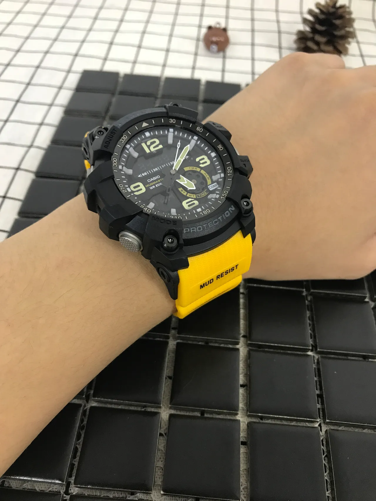 Casio G-Shock Mudmaster Black and Yellow Sports Watch 9