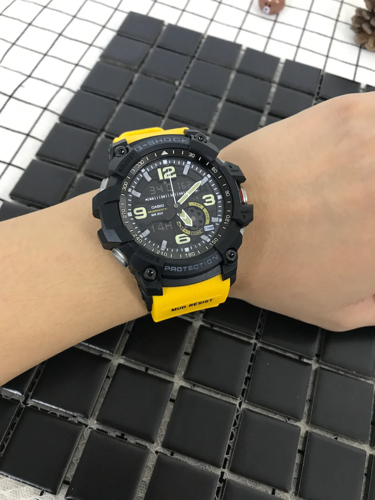 Casio G-Shock Mudmaster Black and Yellow Sports Watch 10
