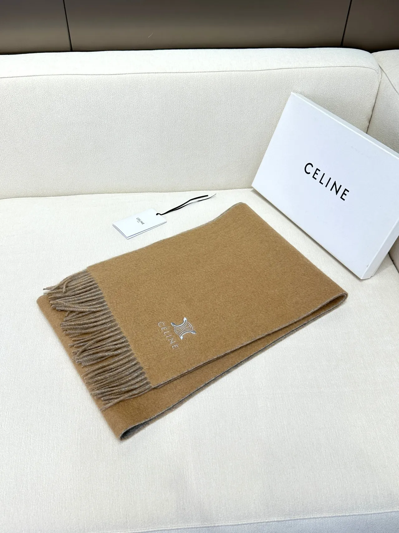 Celine Bordado Triomphe Logo Cachecol Camelo e Cinza Cashmere 6