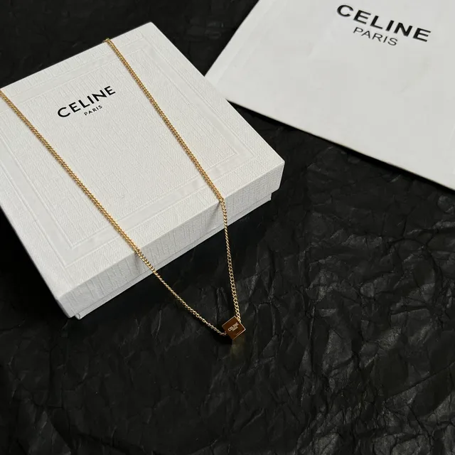 Celine Collier chaîne dorée Curb Chain pendentif carré de marque 6