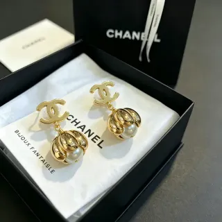 Chanel Bijoux Fantaisie Gold-Tone CC Logo Pearl Drop Earrings
