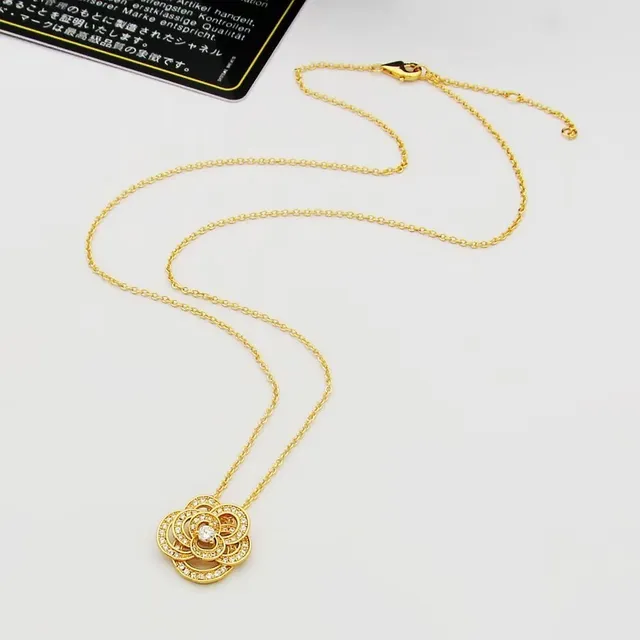 Chanel Camélia Pavé Diamond Flower Necklace 3