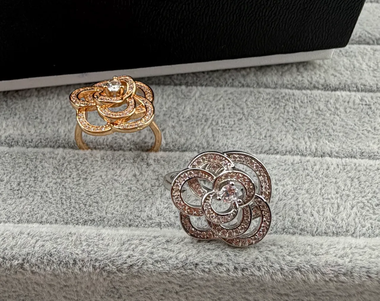 Chanel Camélia Pavé-Set Interlocking Camellia Ring 3