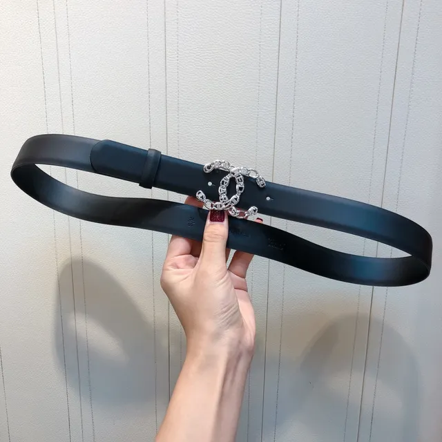 Chanel CC Belt Noir Argent Fin Orné de Cristaux Chaîne-Enlacé Boucle Ceinture en Cuir 2