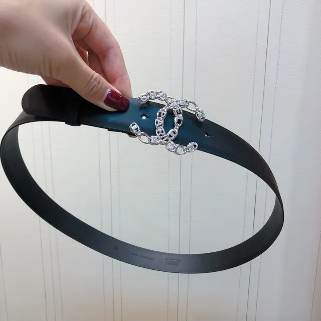 Chanel CC Belt Noir Argent Fin Orné de Cristaux Chaîne-Enlacé Boucle Ceinture en Cuir 3
