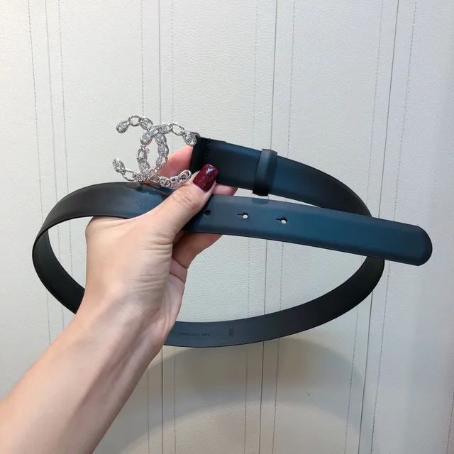 Chanel CC Belt Noir Argent Fin Orné de Cristaux Chaîne-Enlacé Boucle Ceinture en Cuir 5