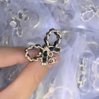 Chanel CC 链条戒指 金色系 黑色皮革