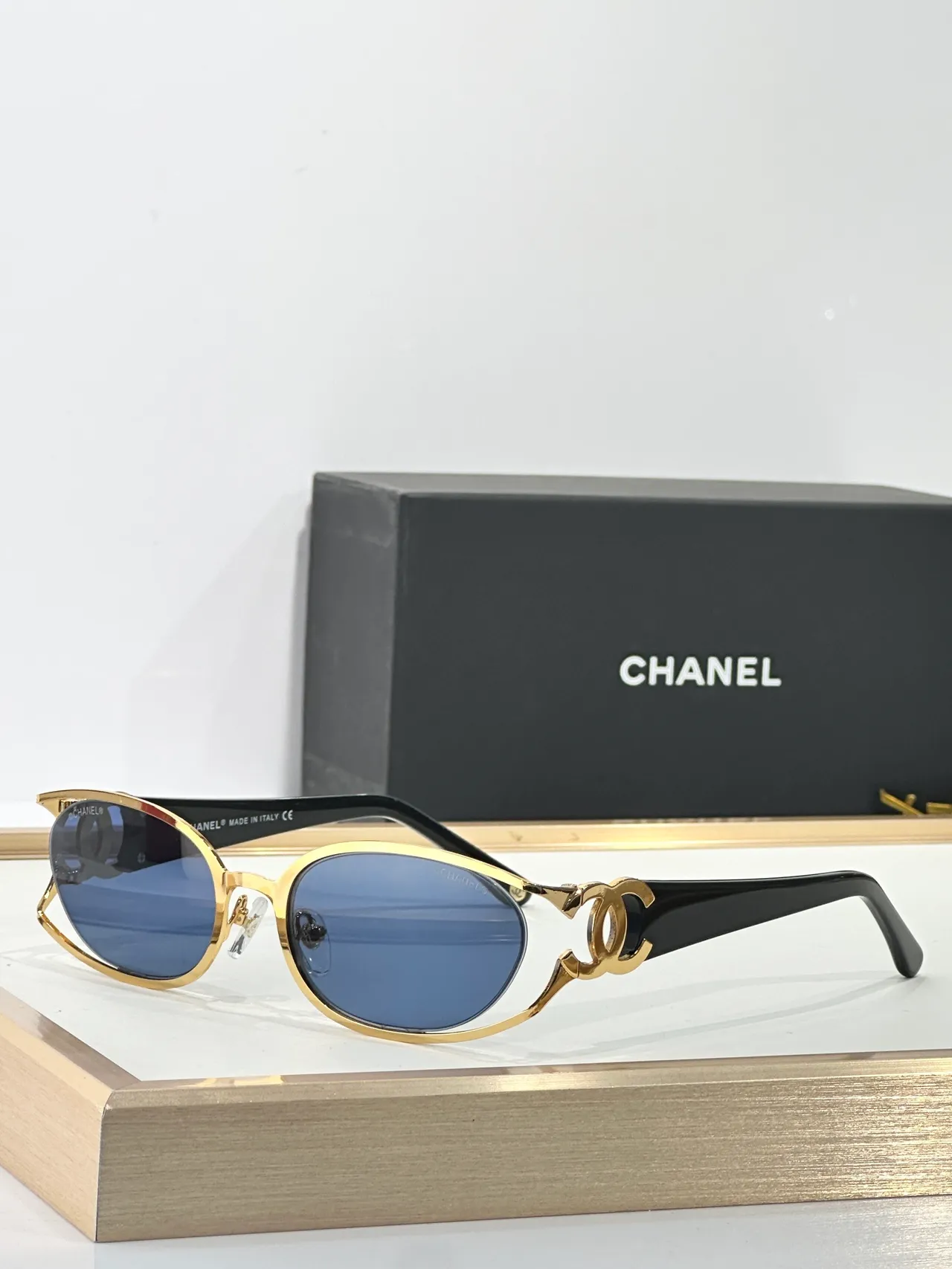 Chanel CC-Frame Doré Noir Oval Métal Charnière Exposée Vis Lunettes de Soleil 7