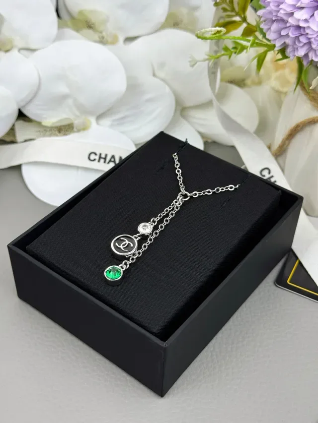 Chanel CC Logo Layered Necklace Silver Green Chain Interlocking Necklace 3