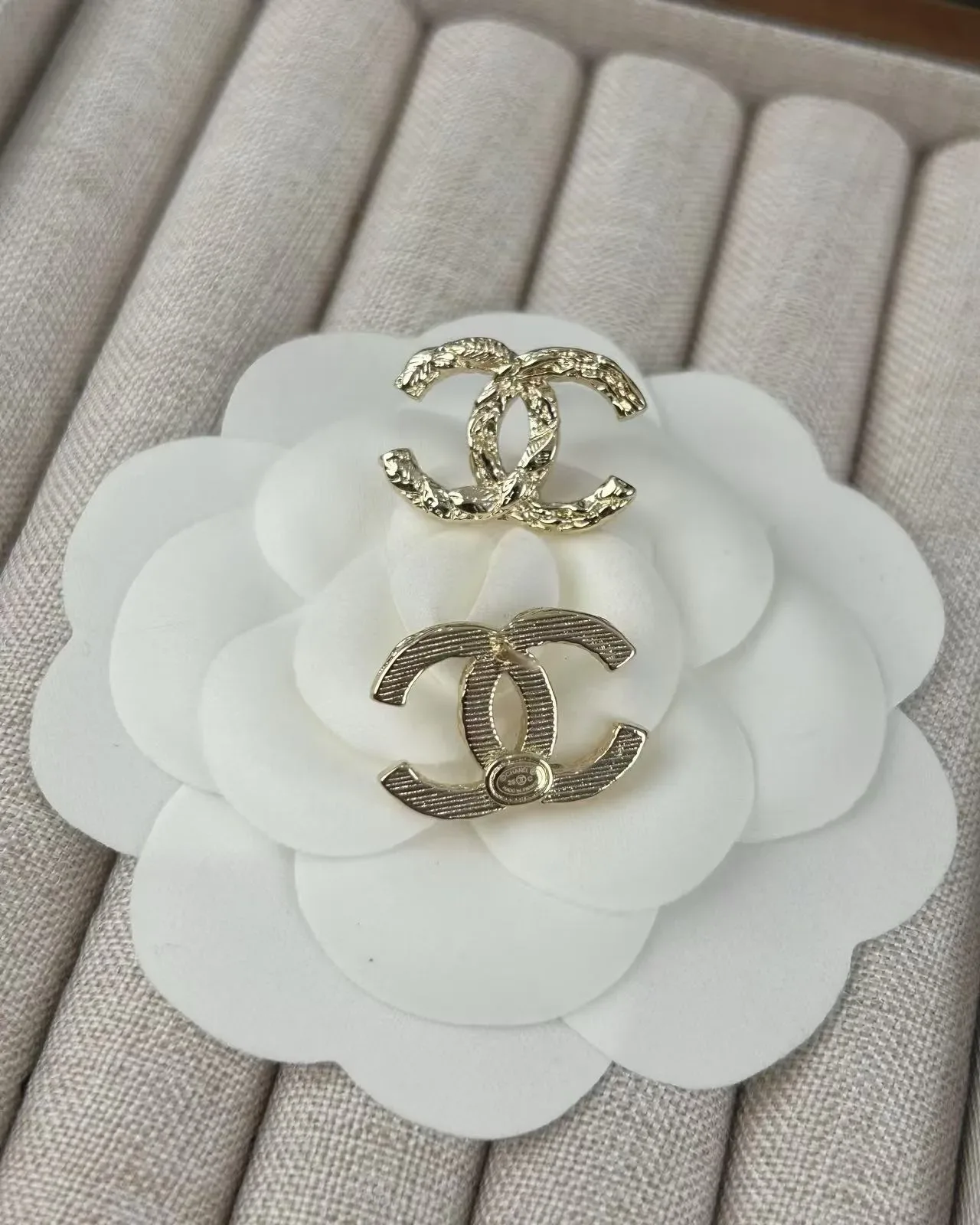 Chanel CC Logo Stud Gold Black Interlocking Textured Metal Earrings 2