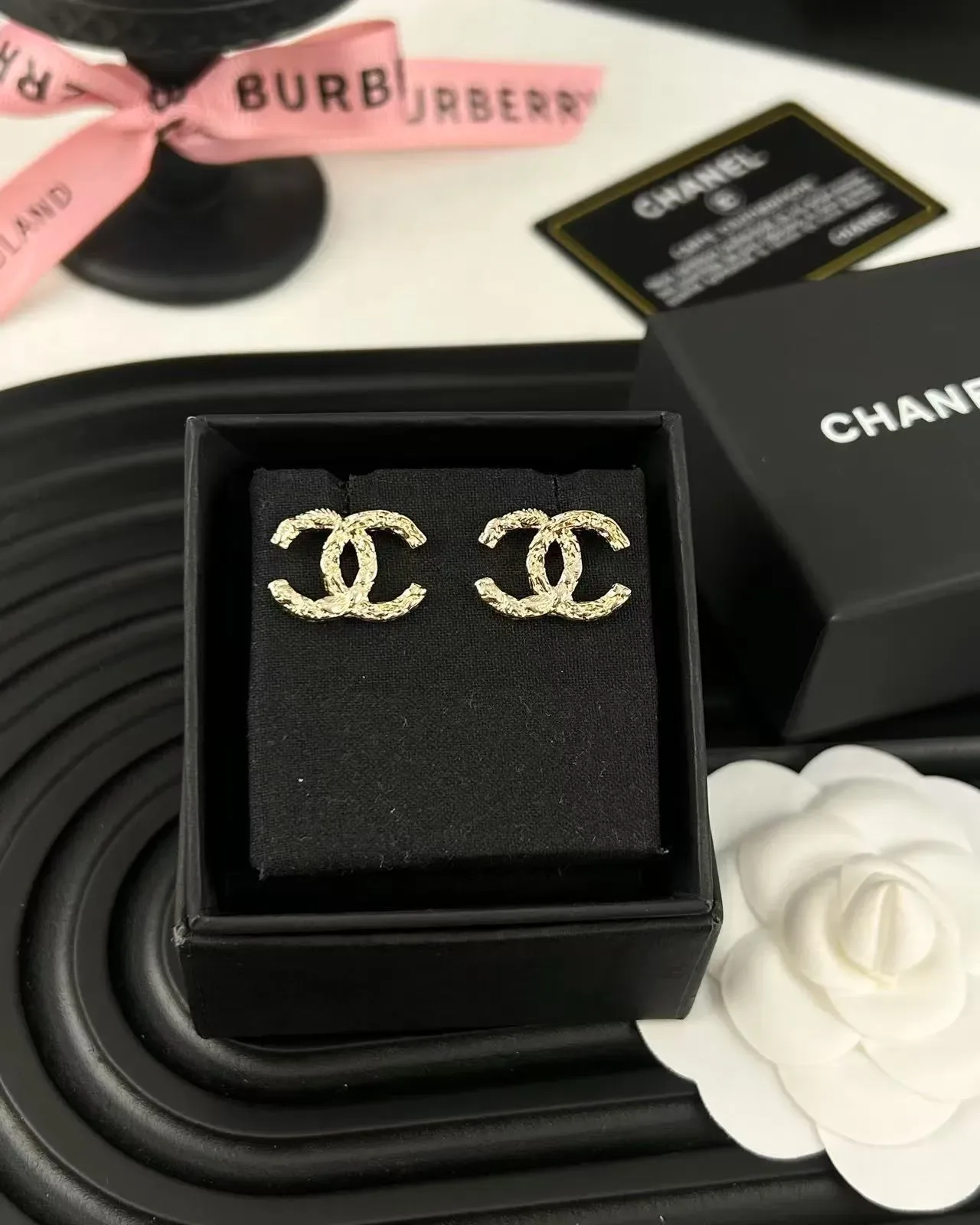 Chanel CC Logo Stud Gold Black Interlocking Textured Metal Earrings 8