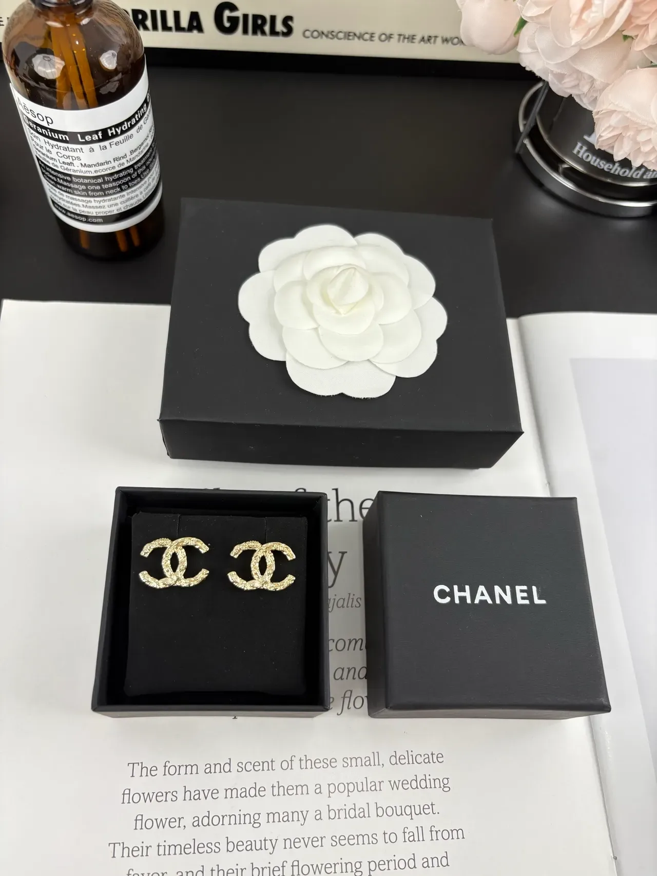 Chanel CC Logo Stud Gold Black Interlocking Textured Metal Earrings 9
