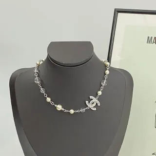 Chanel CC मोती और क्रिस्टल पेंडेंट हार