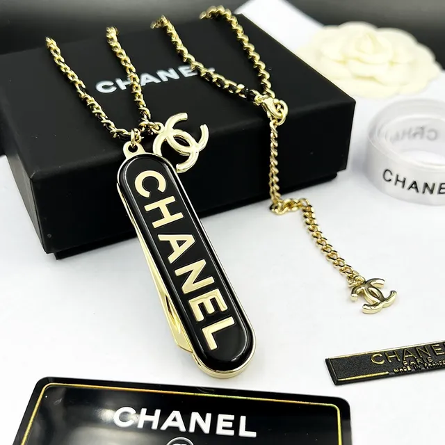 Chanel Comb Necklace Enamel Pendant Gold-Black Chain Women's Necklace 4