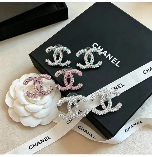 Chanel Crystal-Pavé Interlocking CC Brooches 2