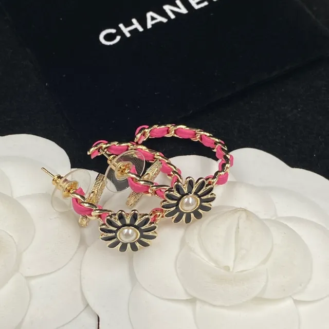 Chanel Daisy Pearl and Pink Chain Earrings 3