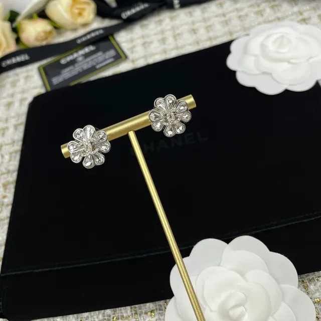 Chanel Flower-Shape Crystal CC Logo Earrings 4