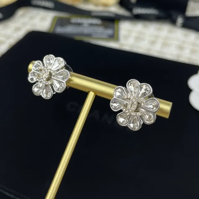 Chanel Flower-Shape Crystal CC Logo Earrings 5