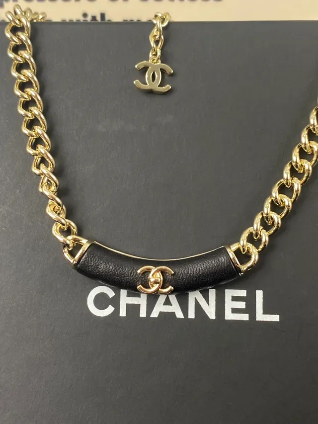 Chanel Collier Chaîne Curb Or Noir Barre Cuir 3