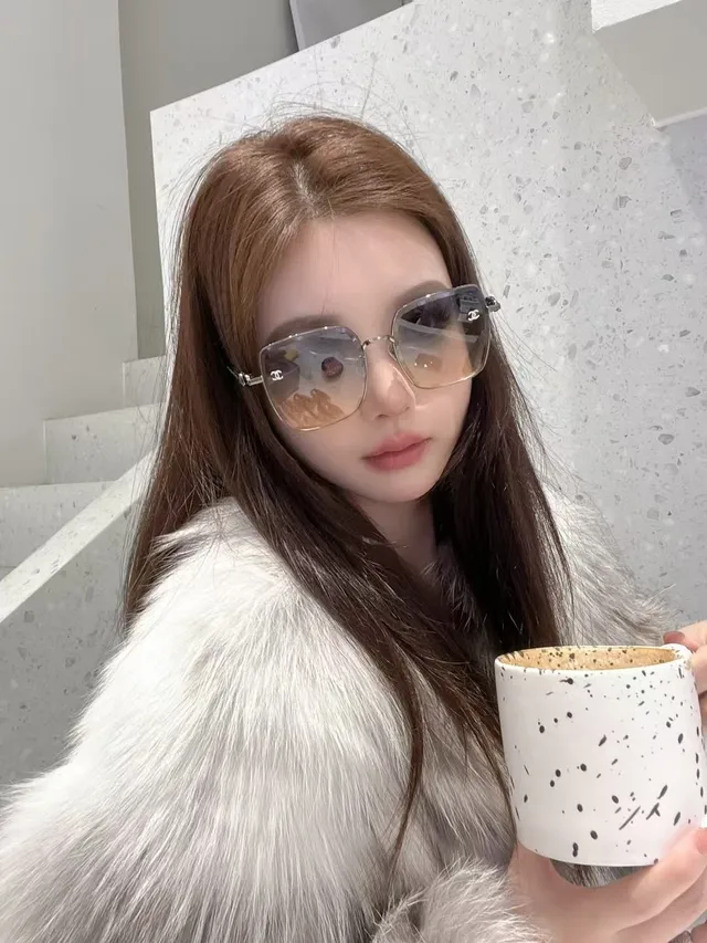 Chanel Lunettes de Soleil Monture Métallique Gris Or Verres Dégradés 5