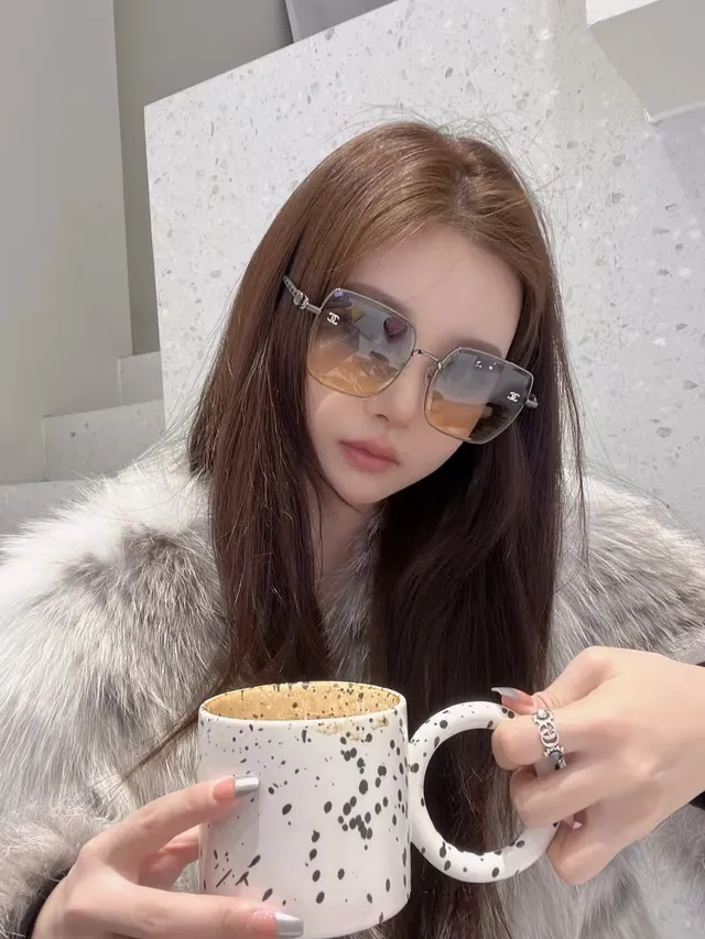 Chanel Lunettes de Soleil Monture Métallique Gris Or Verres Dégradés 7