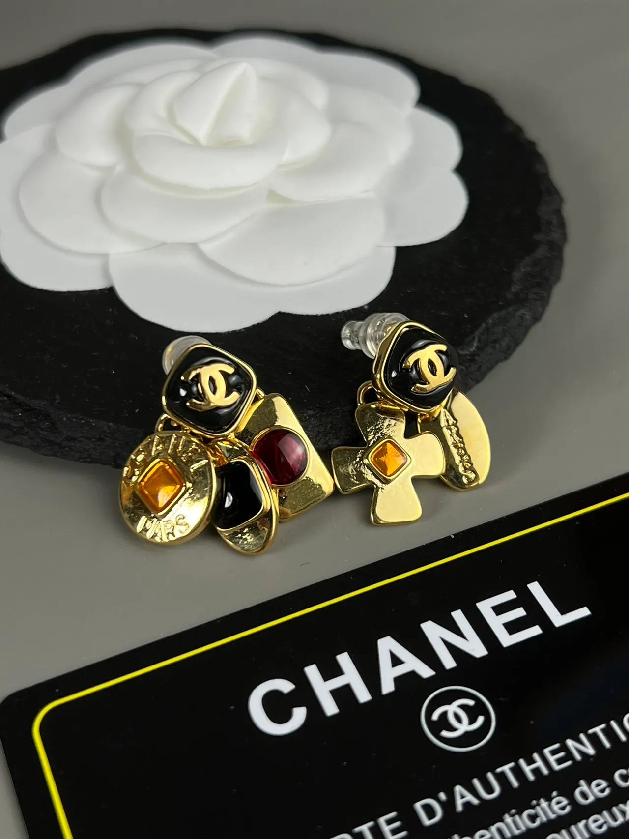 Chanel Multi-Motif إيمل CC Logo أقراط 4