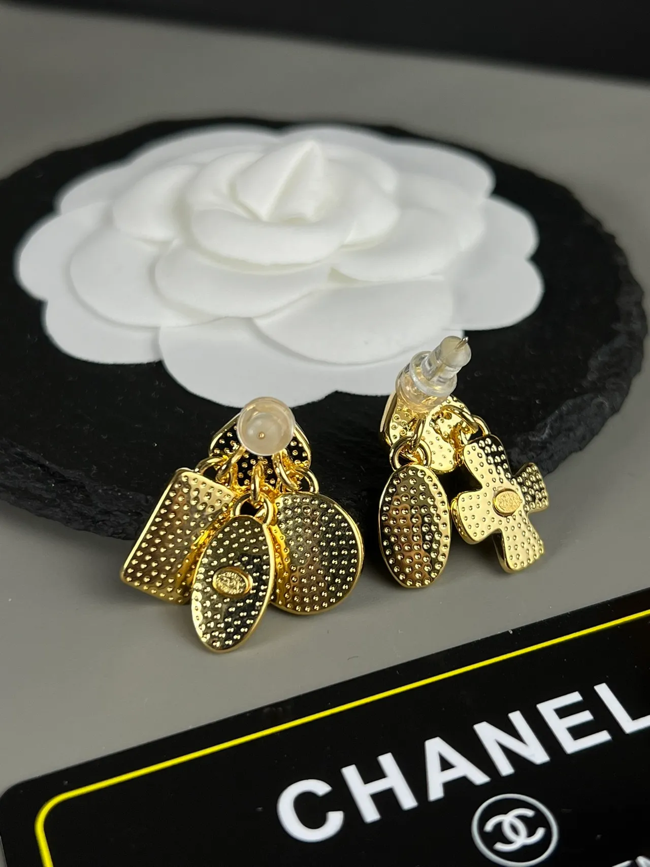 Chanel Multi-Motif إيمل CC Logo أقراط 5