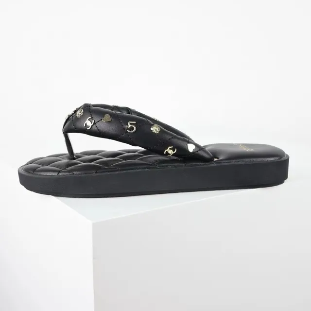 Chanel Pantoufles à plateforme noir matelassées à clous métalliques 2