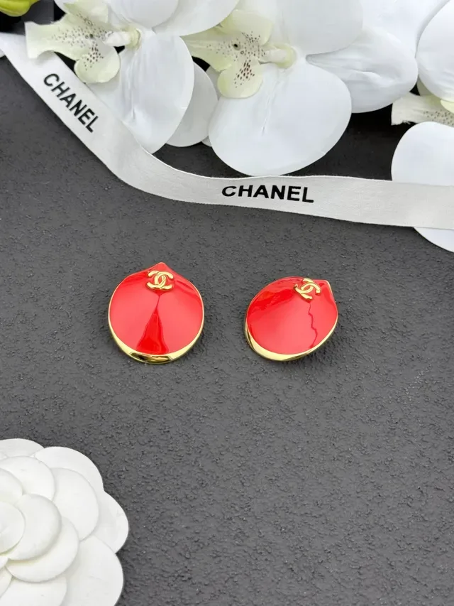 Chanel Shell-Shape Orange-Red Resin Earrings 5