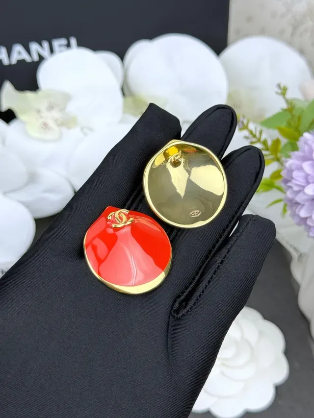 Chanel Shell-Shape Orange-Red Resin Earrings 6