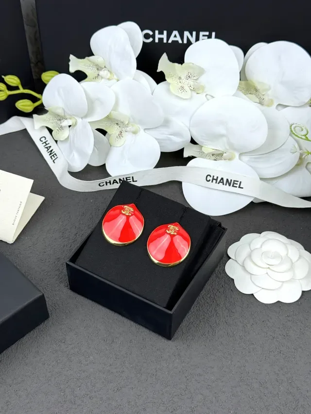 Chanel Shell-Shape Orange-Red Resin Earrings 9