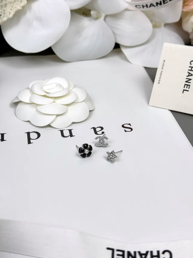 Chanel Silver Black Pavé Crystal Interlocking CC Logo Earrings 6