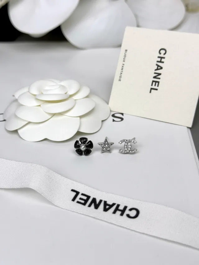 Chanel Silver Black Pavé Crystal Interlocking CC Logo Earrings 7