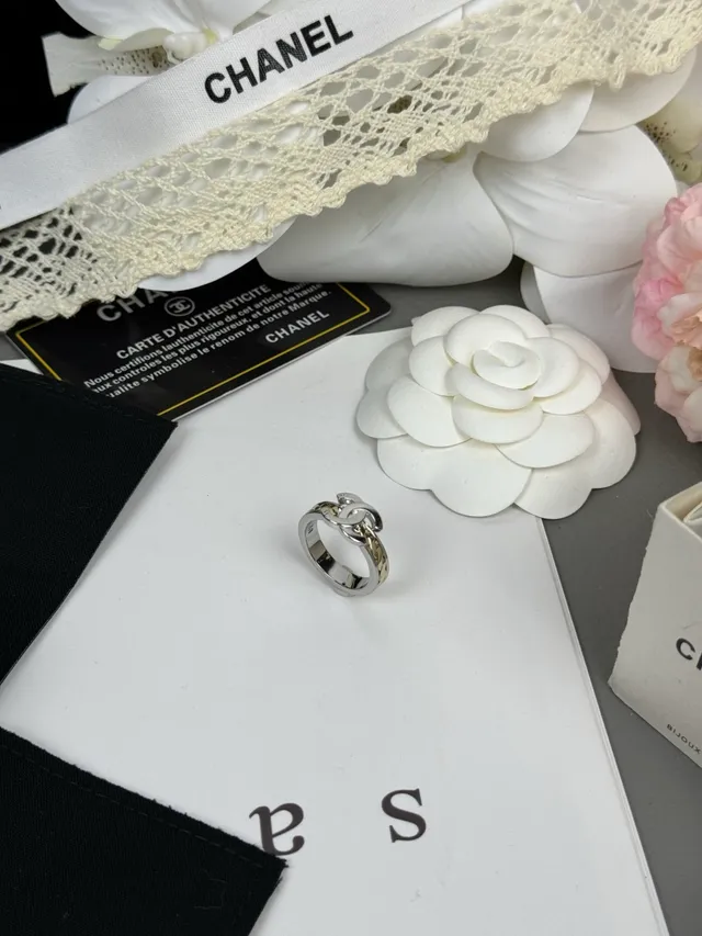 Chanel Silver Gold Interlocking CC Logo Two-Tone Metal Ring 3