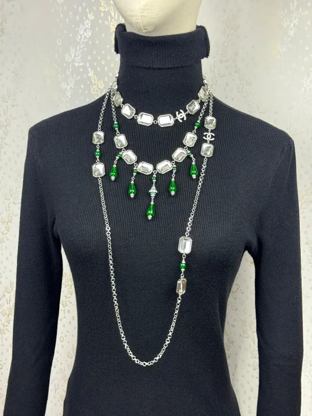Chanel Silver Green Link Chain Rectangular Clear Stones Necklace 8
