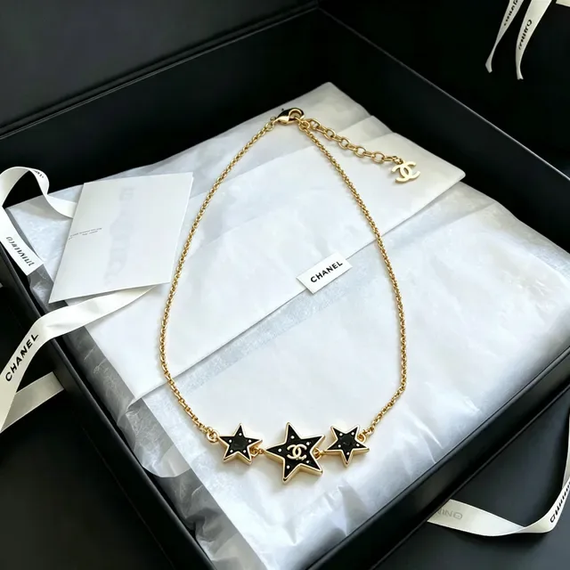 Chanel Collier Trois Étoiles Émail Noir et Doré 7