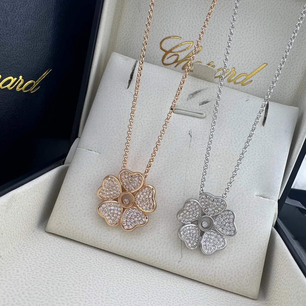 Chopard Happy Flower Pavé Diamond पेंड्यन्ट हार 6