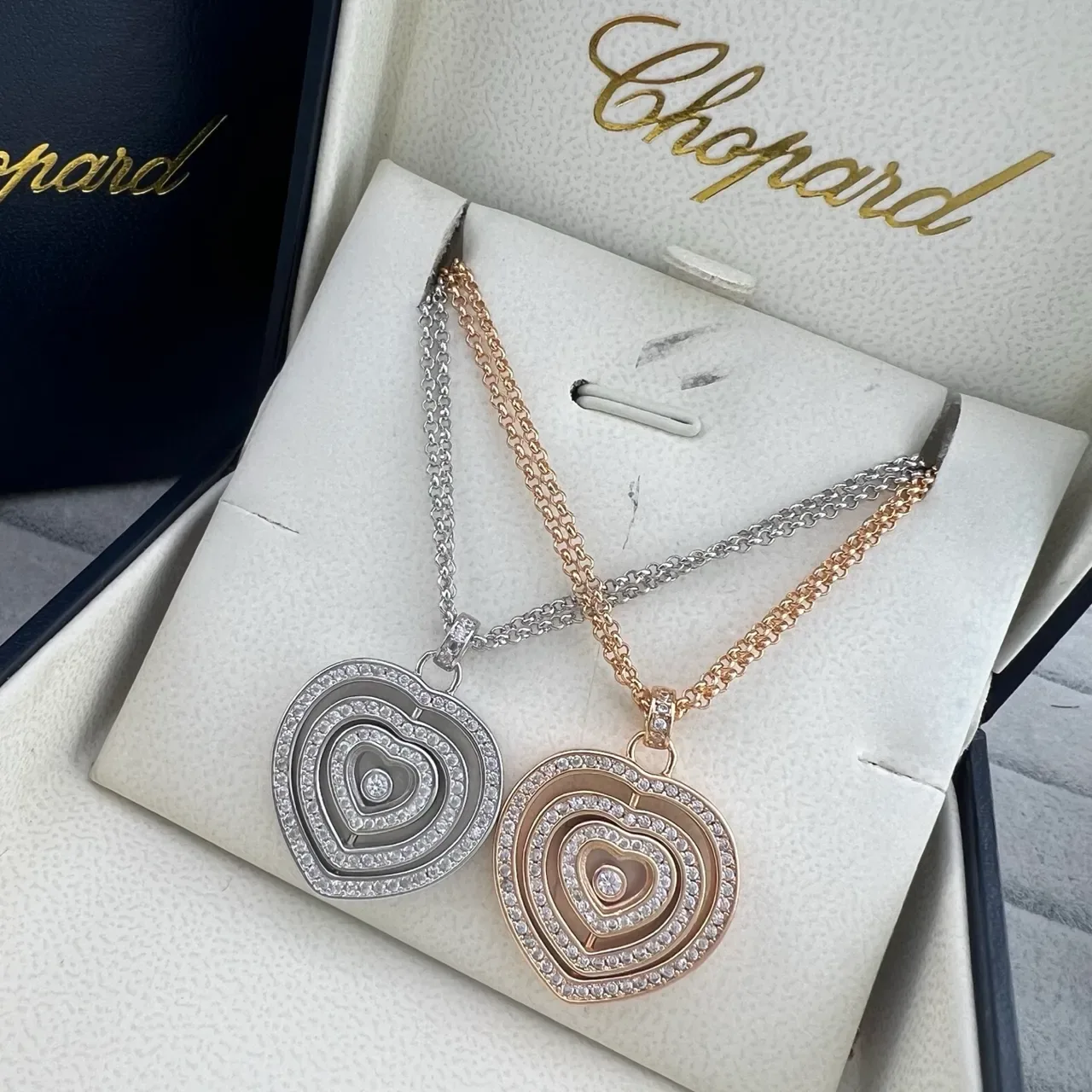 Chopard हैप्पी हार्ट्स রুপা সোনা কেন্দ্রিক হার্ট পেন্ডেন্ট পাভে-সেট ডায়মন্ড নেকলেস 5