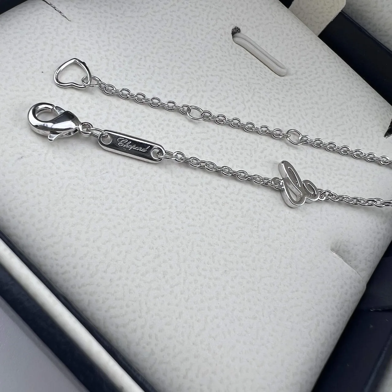 Chopard Silver Transparent Pavé-Set Diamond Hearts Movable Central Necklace 2