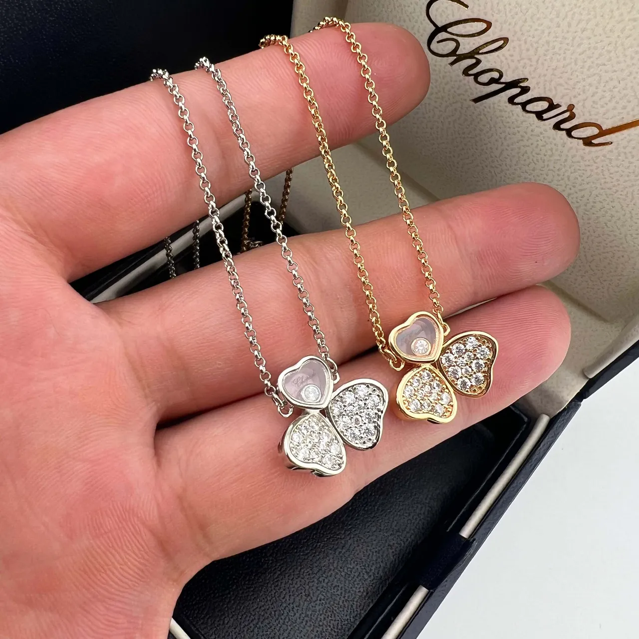 Chopard Silver Transparent Pavé-Set Diamond Hearts Movable Central Necklace 6