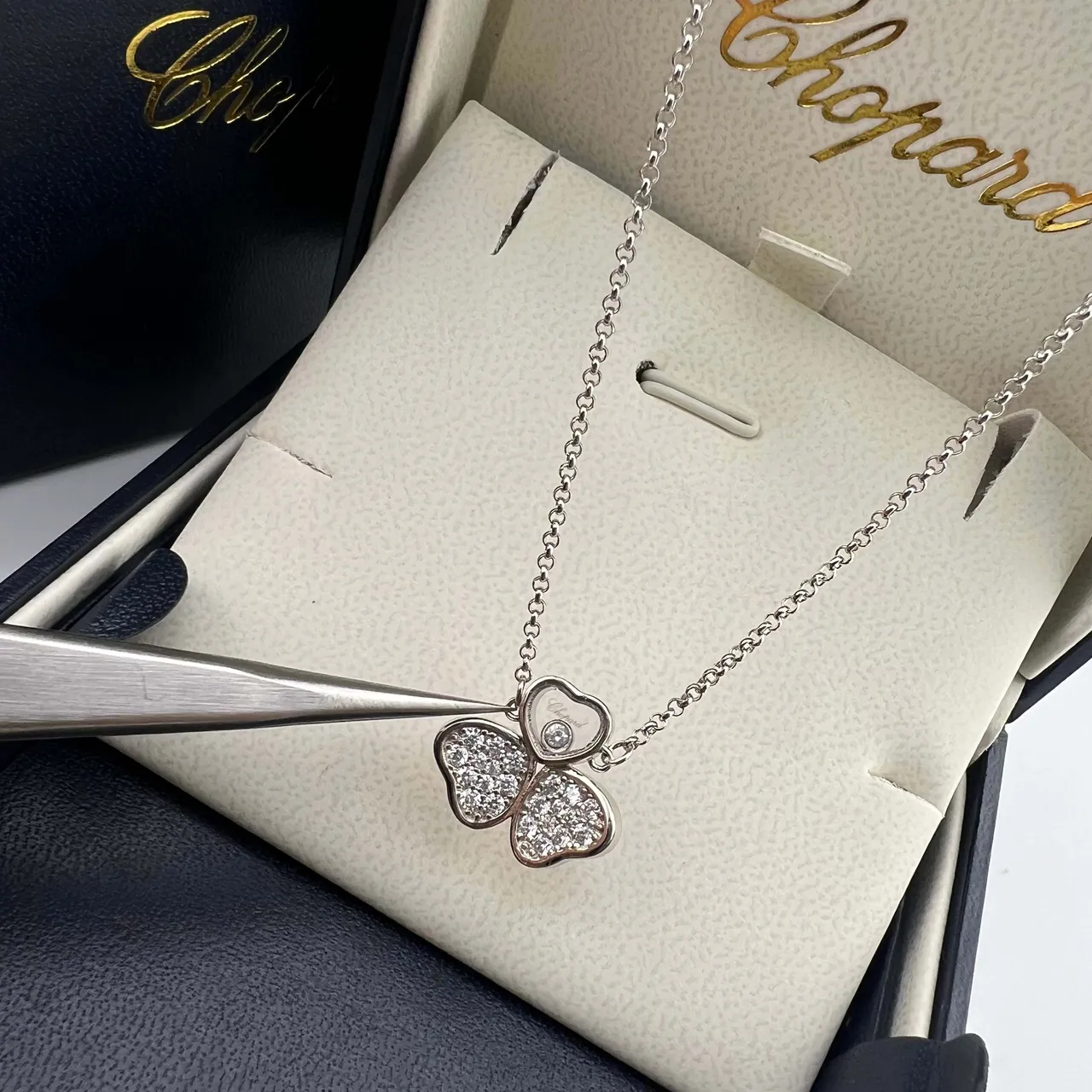 Chopard Silver Transparent Pavé-Set Diamond Hearts Movable Central Necklace 7